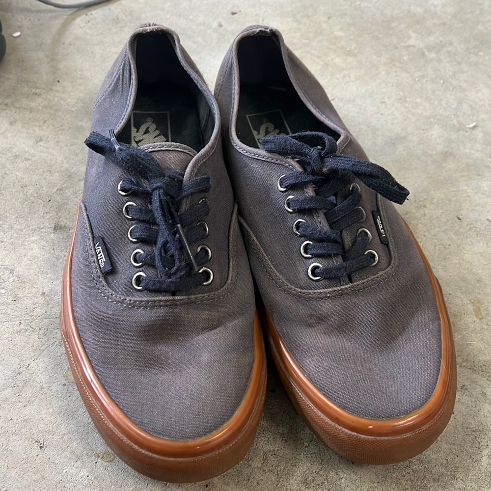 Vans men authentic style deck shoes